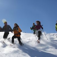 descente en poudreuse a raquette à neige Courchevel