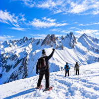 raquette a neige avec un guide courchevel